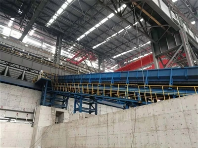 Installazzjoni ta 'suċċess ta' conveyor tal-fardal heavy duty fis-sit tal-kli...